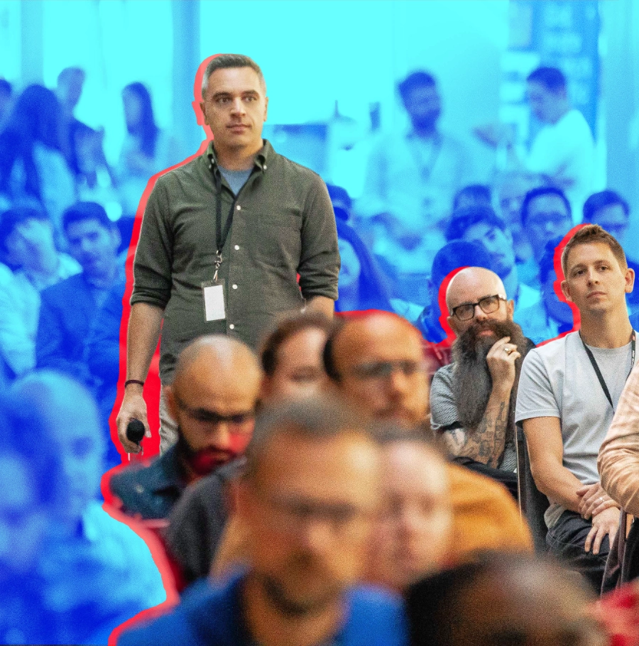 Speaker presenting cutting-edge SEO strategies at SEO IRL